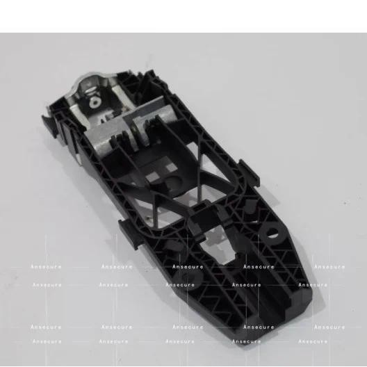 ด้านหน้าซ้ายไดรฟ์มือจับประตู Bracket กรอบสําหรับ Audi A1 Q3 Q4 2019-2025 8V0837885