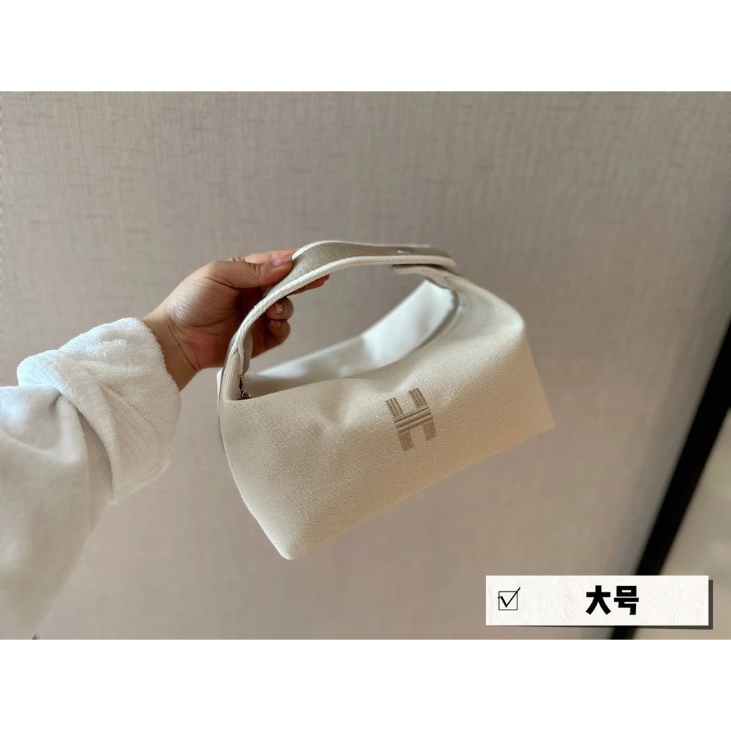 HERMESG Hermes Toiletry Bag!มีสองรุ่น