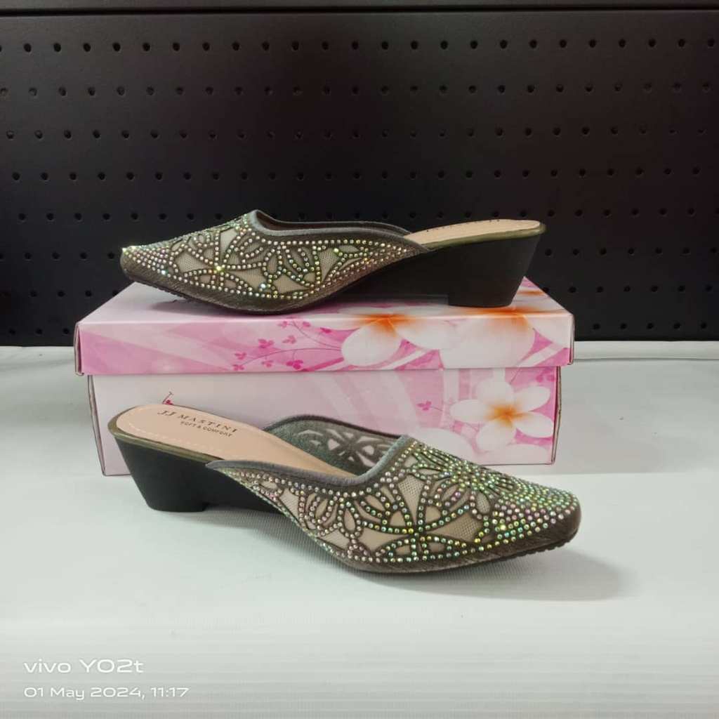 JJ Mastini Ladies Lifestyle Slip on J5449