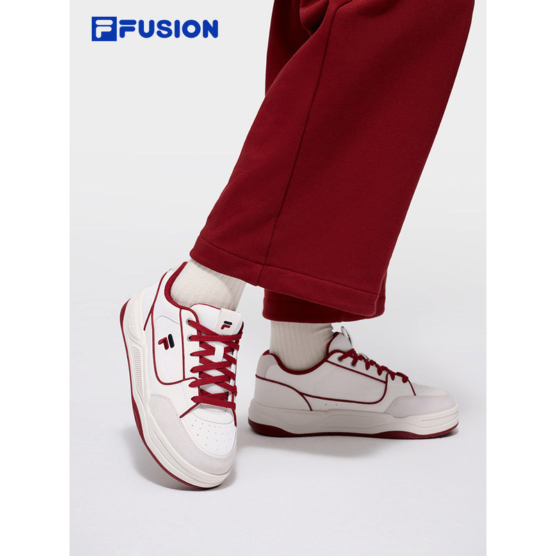 FILA FUSION FILA FUSION Street Wear คู่รองเท้าสีขาว 2026 รองเท้าผ้าใบปีใหม่ผู้หญิงสีแดงผู้ชายรองเท้า