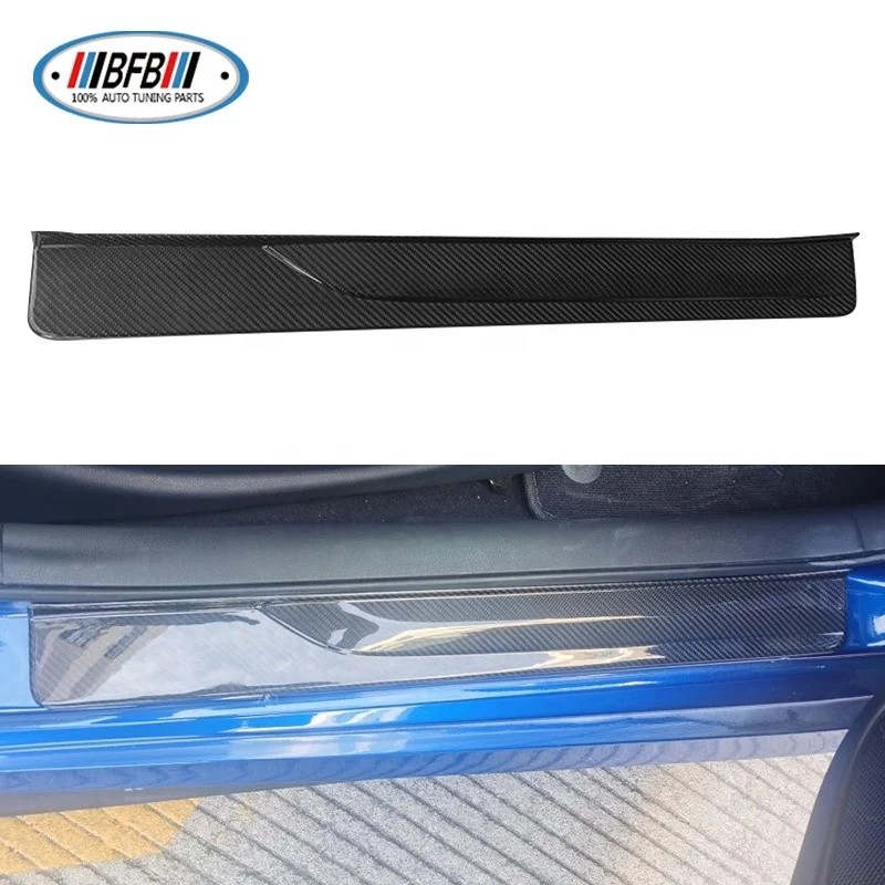 HOQG คาร์บอนไฟเบอร์ด้านในประตู Sills Trim Strip 2 ชิ้นสําหรับ Nissan Fairlady 400Z RZ34