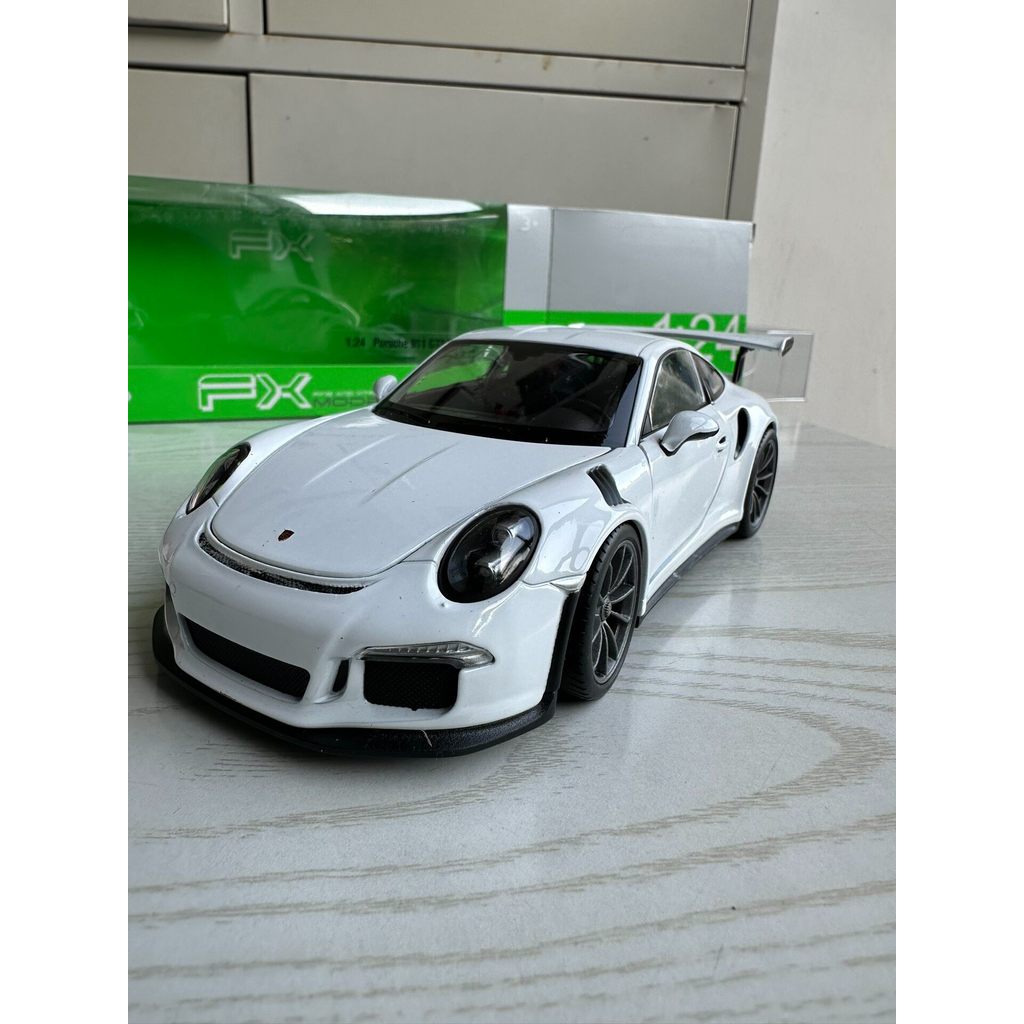 Willie 1: 24 Porsche 911 GT3 RS สีขาว