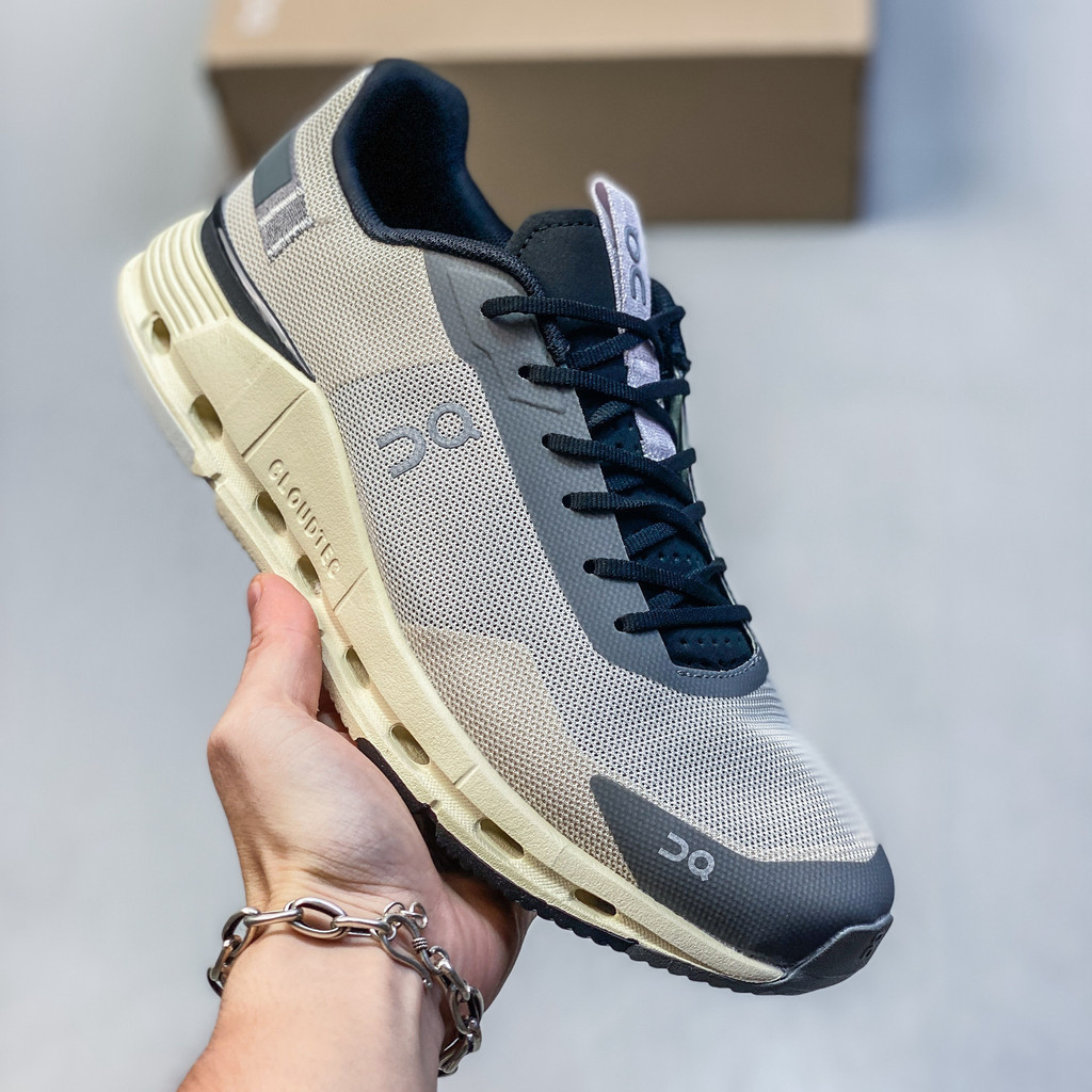 On Cloudnova Form Anti-Slip Wear-Resistant Low-Top Running Shoes Unisex S4E2
