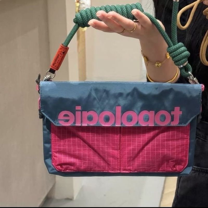 2026tp Flip Casual Messenger Bag ความจุขนาดใหญ่ Commuter Difference Envelope Bag Unisex Universal Me