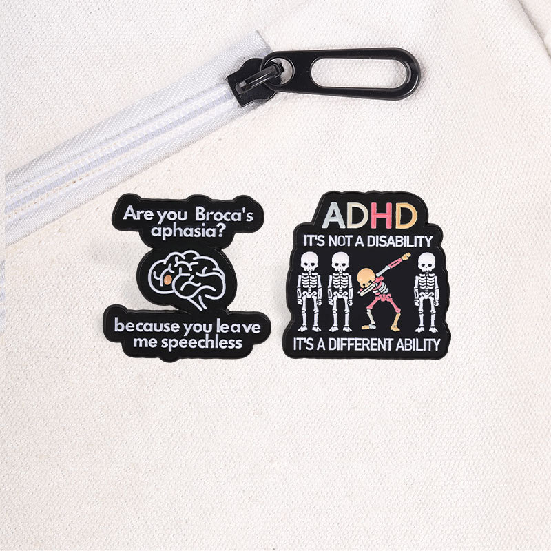 ตลกอารมณ์ขันทางการแพทย์เคลือบเข็มกลัดโครงกระดูก ADHD สโลแกนและสมอง Aphasia Design Lapel Pin Badge แฟ