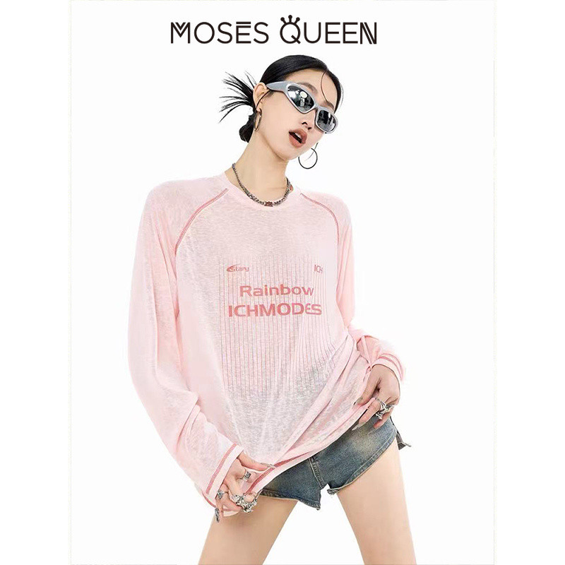 MOSESQUEEN تيشيرت نسائي بأكمام طويلة بطباعة حروف — صورة 4