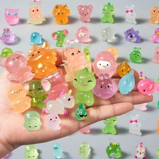GeeToy 20 ชิ้น แบบสุ่ม สัตว์น่ารักเซอร์ไพรส์! ของเล่นถุงปริศนา ตัวเล็กเรืองแสงได้ น่ารักสะสมได้
