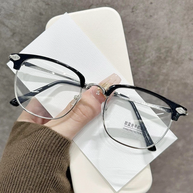 👓พา(+0~+400) สายตายาว 👓 แว่นอ่านหนังสือป้องกันแสงสีฟ้าน้ําหนักเบาเป็นพิเศษแบกแว่นตาผู้สูงอายุแว่นตาอ่านหนังสือแฟชั่นชายแล 063