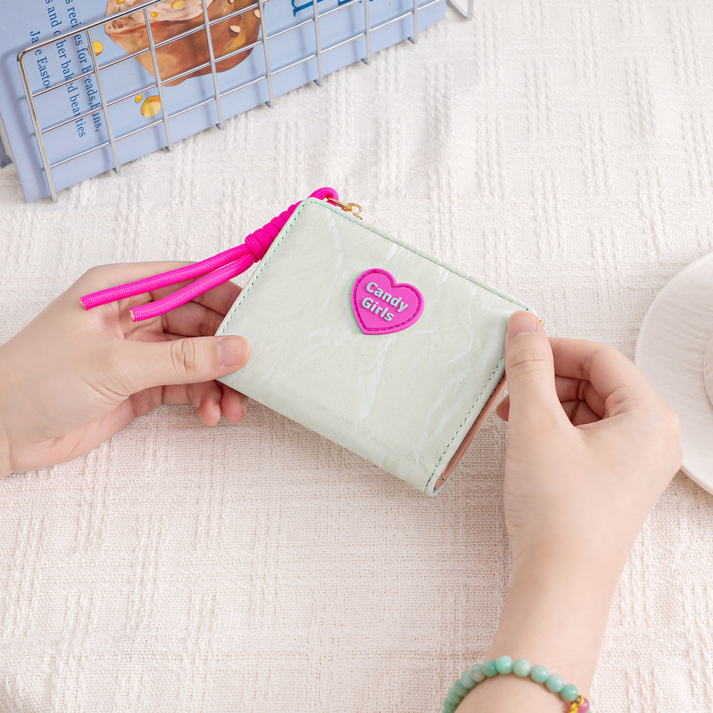 กระเป๋าสตางค์หนังแฟชั่น ขนาดเล็ก พับสองครั้ง สำหรับผู้หญิง พร้อมช่องเก็บบัตรและเหรียญ - รูปที่ 2