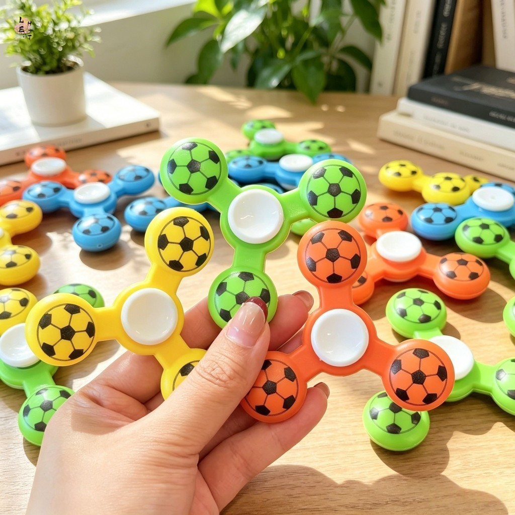Creative Football Spinner Toy - Finger Fidget Spinner สําหรับเด็กอนุบาลของขวัญ