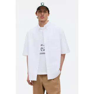H&M(เอชแอนด์เอ็ม) เสื้อเชิ้ตอ็อกซ์ฟอร์ดแขนสั้นทรงสบาย Men Relaxed Fit Short-sleeved Oxford shirt 1332299_1