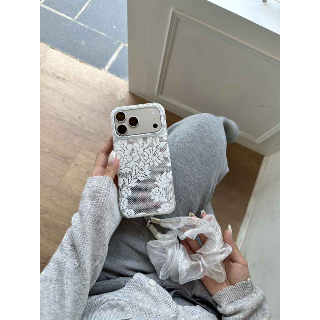 Vintage สีขาวกระจกพรีเมี่ยมลูกไม้ดอกไม้ดอกไม้เคสโทรศัพท์สําหรับ IPhone 17 16 15 17 Pro Max 16promax เพชรหรูหราเชือกเส้นเล็กฝาครอบป้องกันกรณี Funda