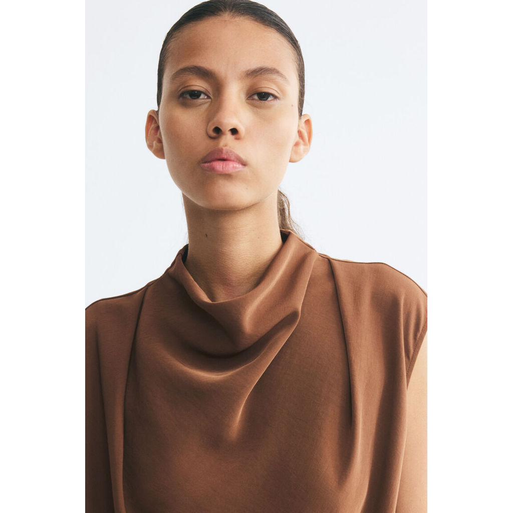 H&M توب نسائي غير متماثل — صورة 8