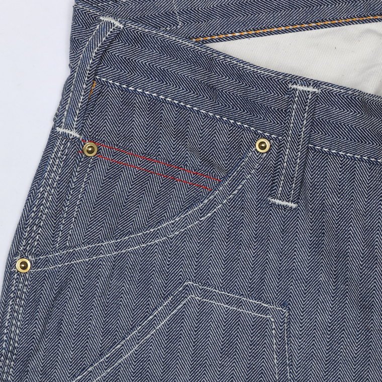 เสื้อยืด IRON HEART เอวกลางตรง ลายก้างปลา