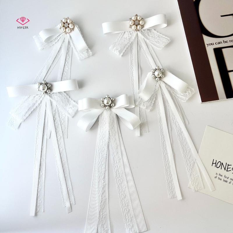 เข็มกลัดโบว์สีขาวและลูกไม้สีดำ สำหรับตกแต่งคอเสื้อ ใหม่!