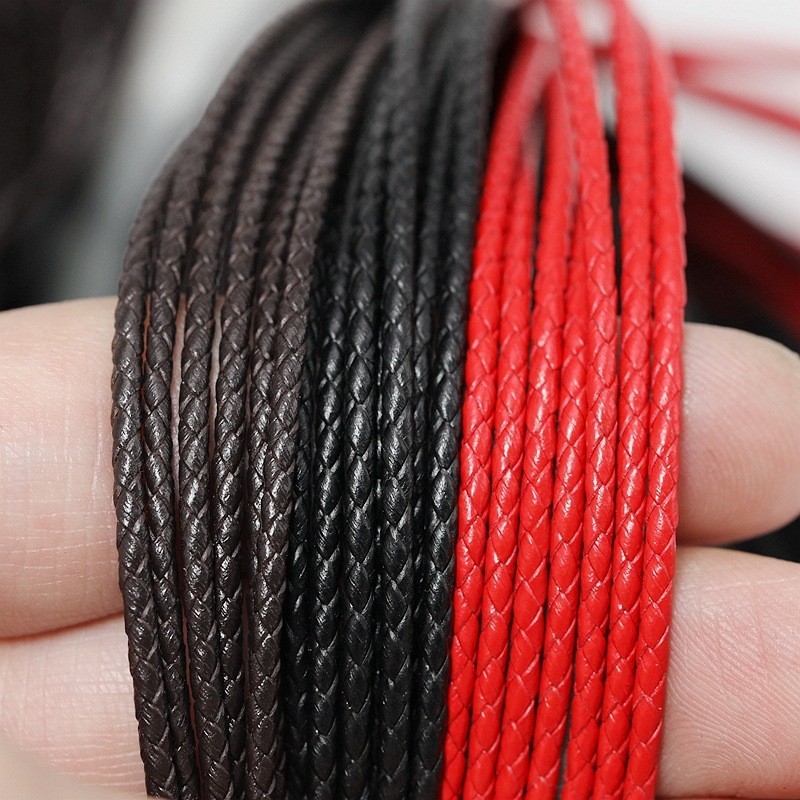 First Layer Cowhide เชือกหนังกลมหนังแท้เป็นมิตรกับสิ่งแวดล้อม Cowhide เชือกถัก 3mm4m5mm สร้อยข้อมือส