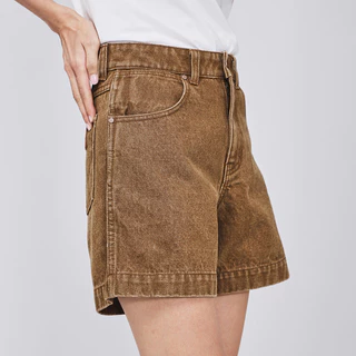 WRANGLER กางเกงยีนส์ขาสั้นผู้หญิง คอลเลคชั่น Beyond Denim รุ่น WR F126WSHON09 - สีเบจ