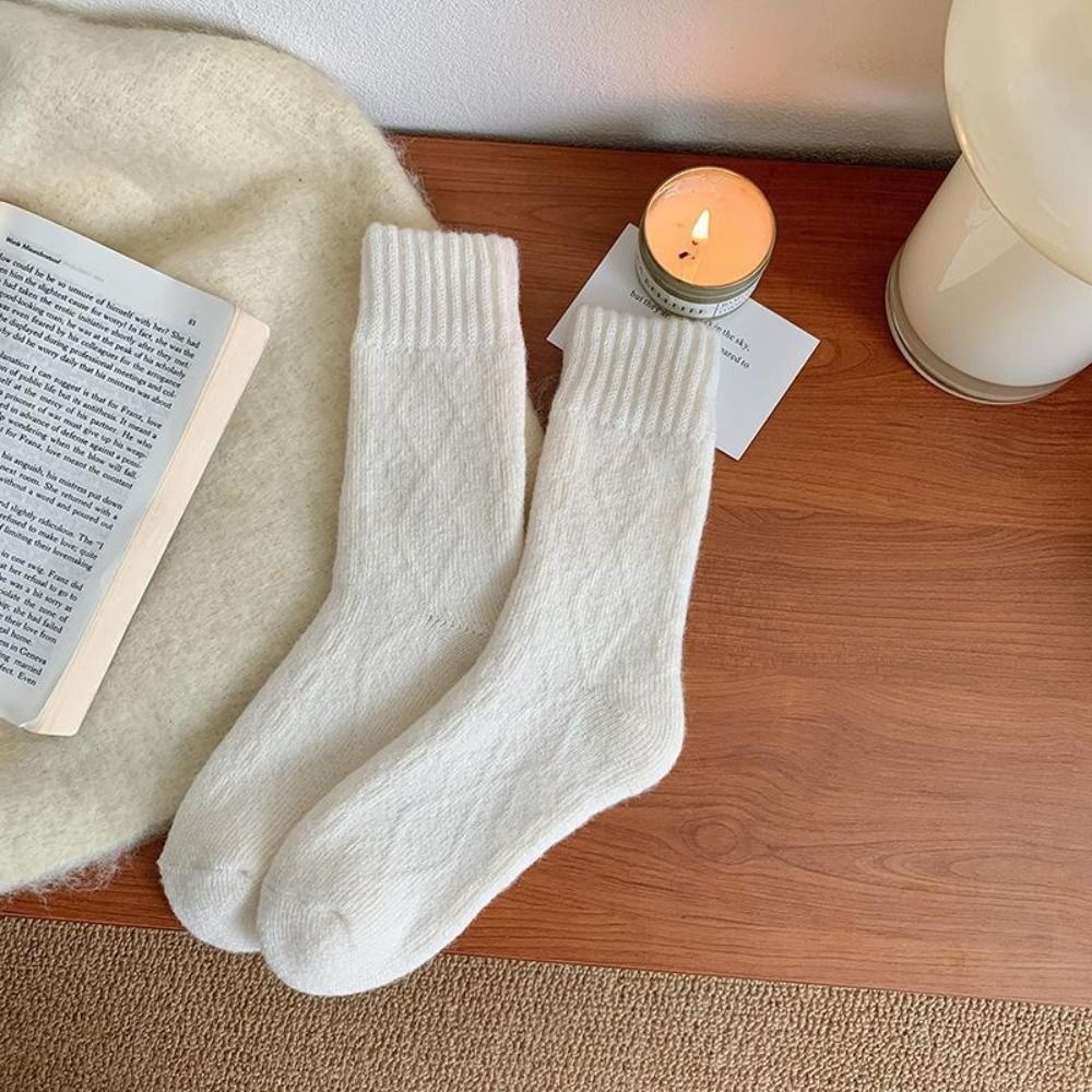 BRABRAA Retro ถุงเท้าผู้หญิง ออกแบบสำหรับทุกฤดู ทำจากขนแกะอุ่นๆ และมีลายหินเพชร พอดีกับข้อเท้า - รูปที่ 4