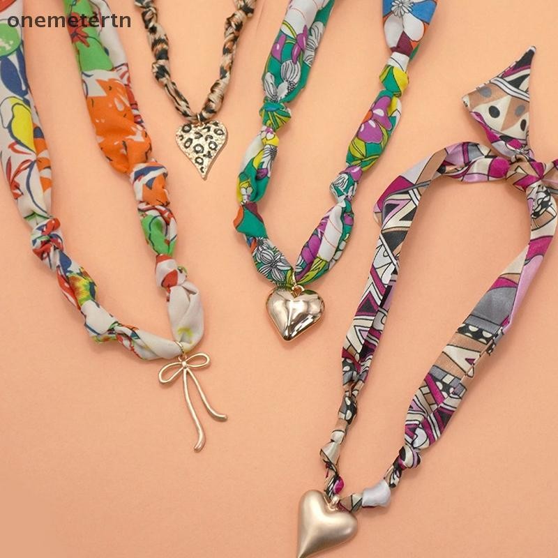 Onemetertn สร้อยคอผ้าพันคอผ้า DIT Charms โทรศัพท์โซ่ดอกไม้ชุบทองสไตล์วันหยุดเครื่องประดับสร้อยคอผู้ห