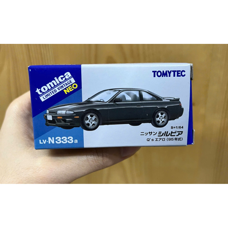 Tomytec Tomica Limited Vintage Neo LV-N333a Nissan Silvia Qs Aero 1995 (สีดํา) สําหรับเด็กอายุ 3 ปี