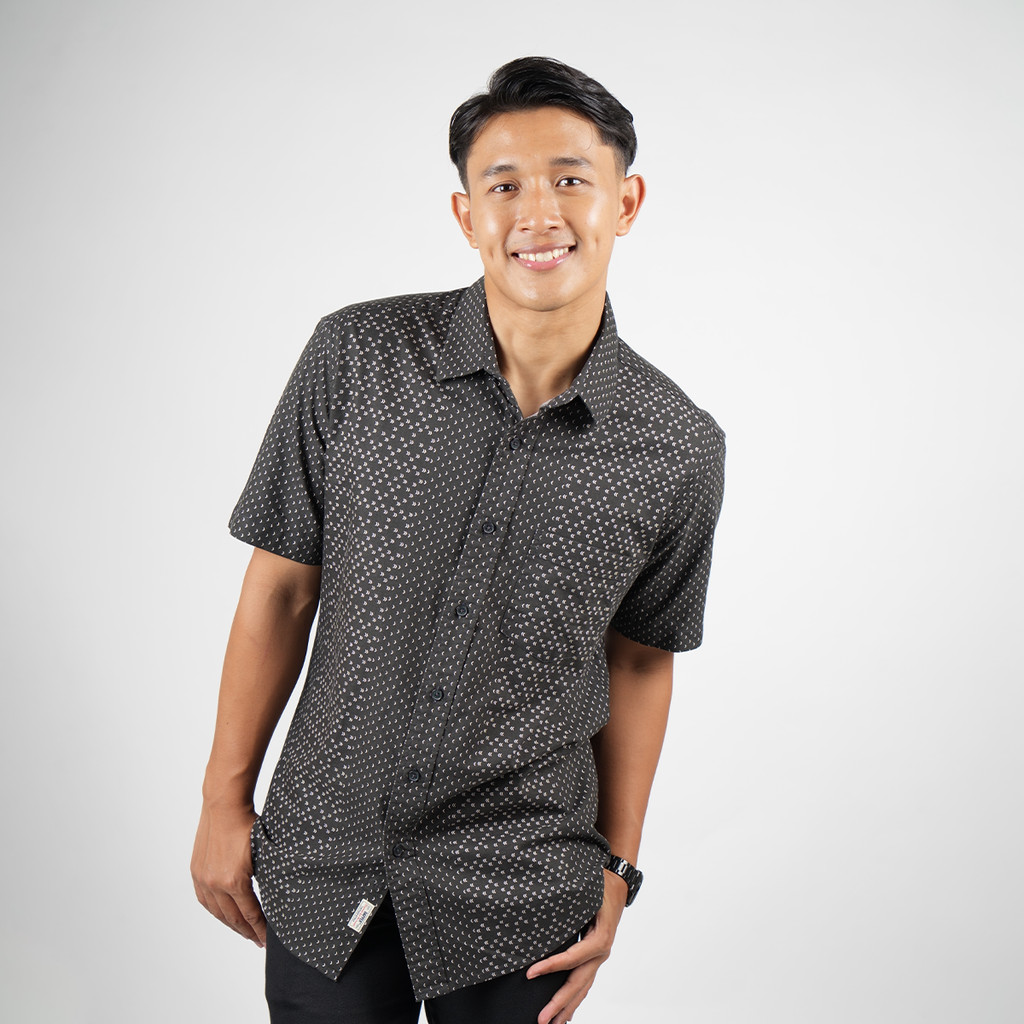 DAPPER เสื้อเชิ้ตลําลองทรงเข้ารูปสีดํา - 8263P