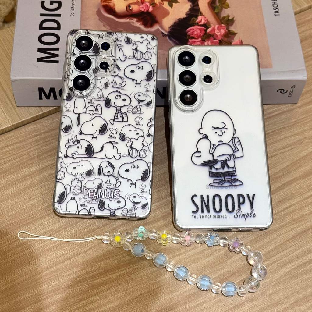 การ์ตูน PEANUTS น่ารัก ร่าง Snoopy วงเล็บ สร้อยข้อมือ เคส Samsung Galaxy S26 Ultra S25FE S25 Ultra S24 Ultra S24FE S26Plus S25Plus S24Plus S23 S23Plus S23FE S22 Case โปร่งใส ป้องกันการตก คู่ เคสโทรศัพท์มือถือซัมซุง