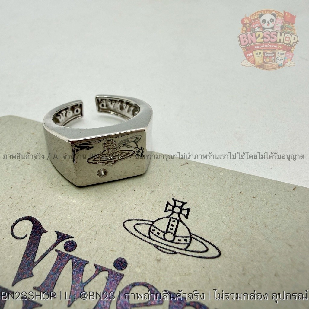 แหวนผู้ชายสีเงิน รุ่น CARLO Ring งานปั๊มโลโก้ดาวเสาร์ด้านหน้า พร้อมฝังเพชร 1 เม็ด
