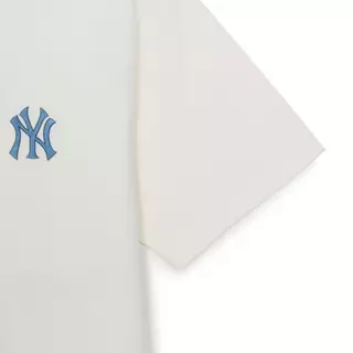 MLB เสื้อยืด ยูนิเซ็กซ์ Vintage Denimlike Monogram Big Lux Over Fit T-Shirts รุ่น 3ATSM0663 50CRS สีครีม