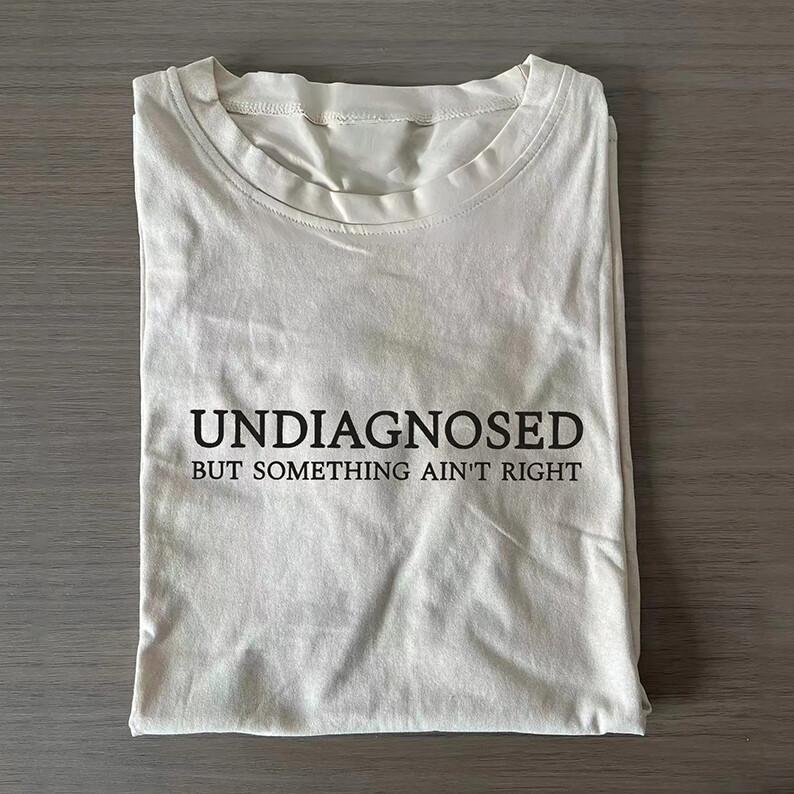 Undiag Nosed But Something เสื้อยืด/สเวตเตอร์ Aint Right