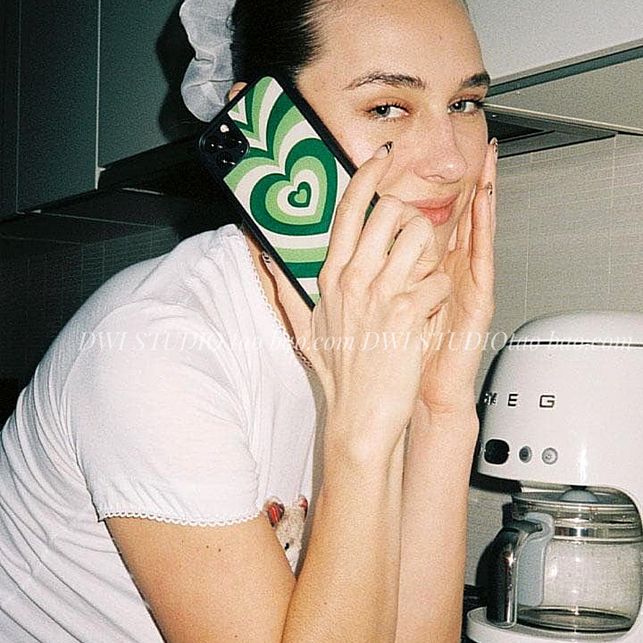 DWI STUDIO DWI STUDIO สไตล์เดียวกันเปลือกรักสีเขียวเหมาะสําหรับ iPhone13/11/13PRO คู่ 12pro