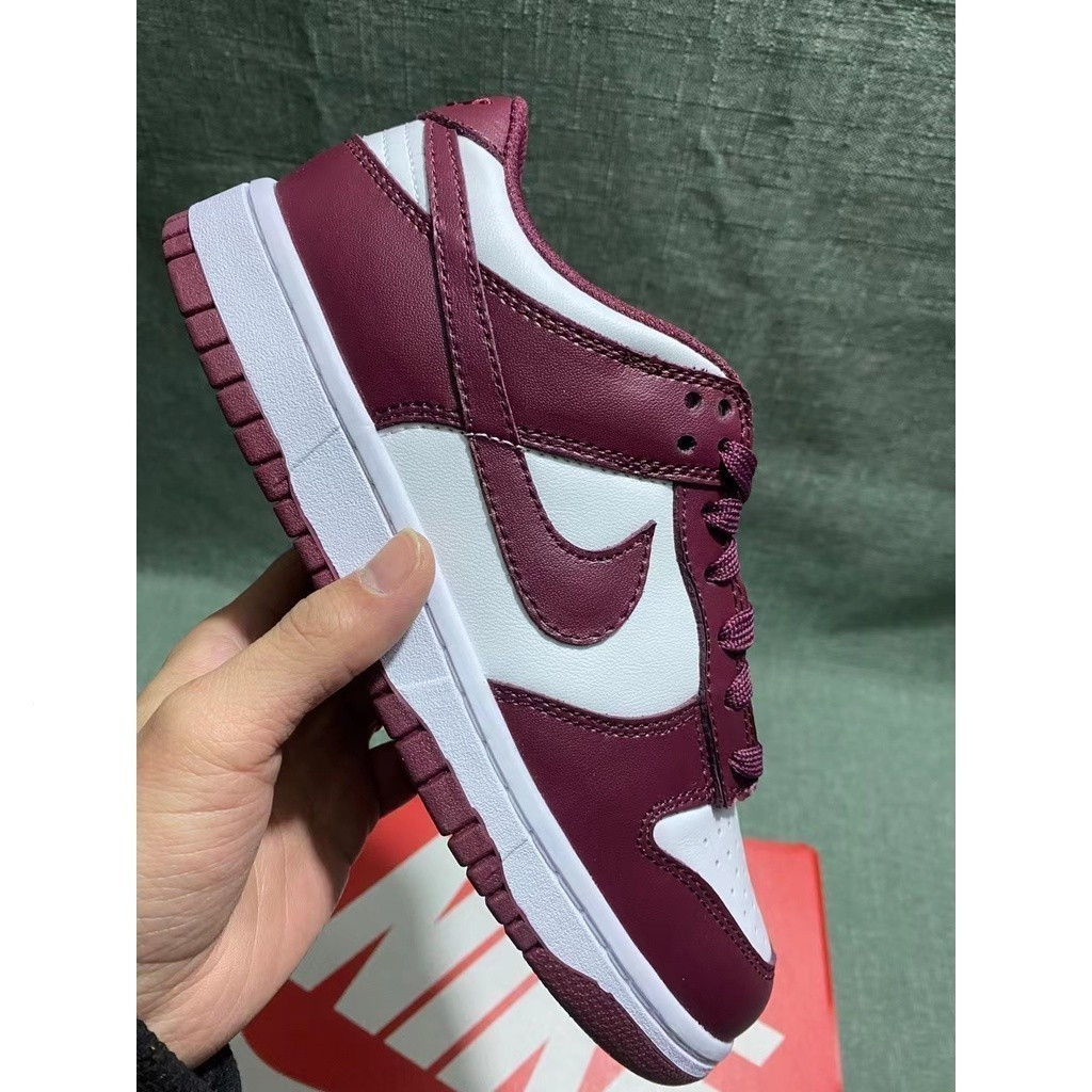 2GVW Ready stock SB Dunk Low "Dark Beetroot" รองเท้าผู้ชายและผู้หญิง claret 7M1U