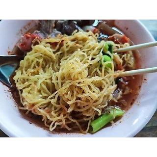 บะหมี่ไข่ แผ่นเกี๊ยว อย่างดี ตรา ไก่ ขนาด 500 กรัม (10 ก้อน)