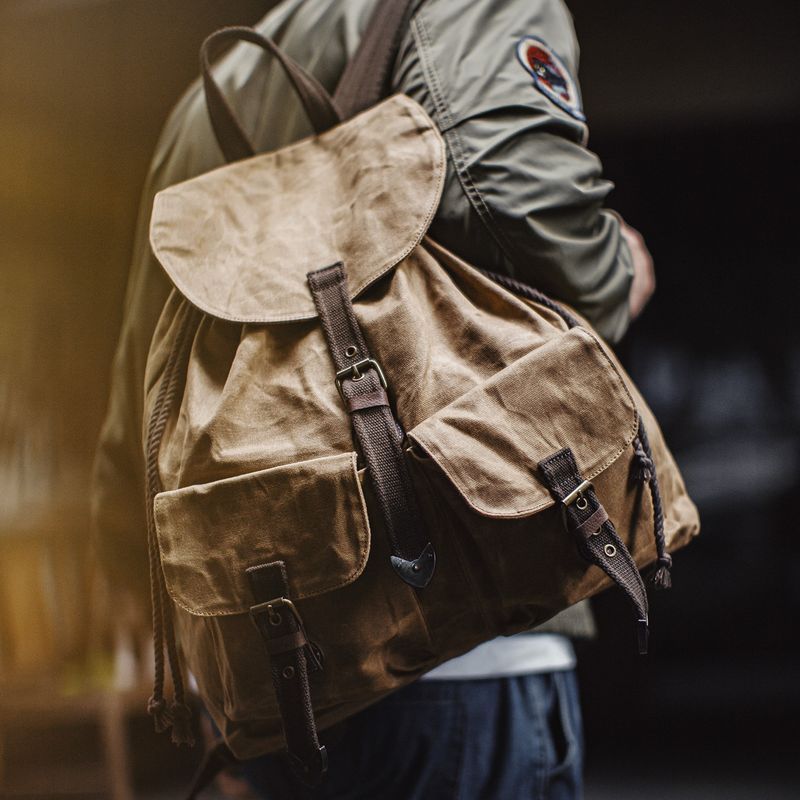 American Retro Workwear Brown Waxed Canvas Backpack, Large Capacity Casual Outdoor Commute Backpack for Men