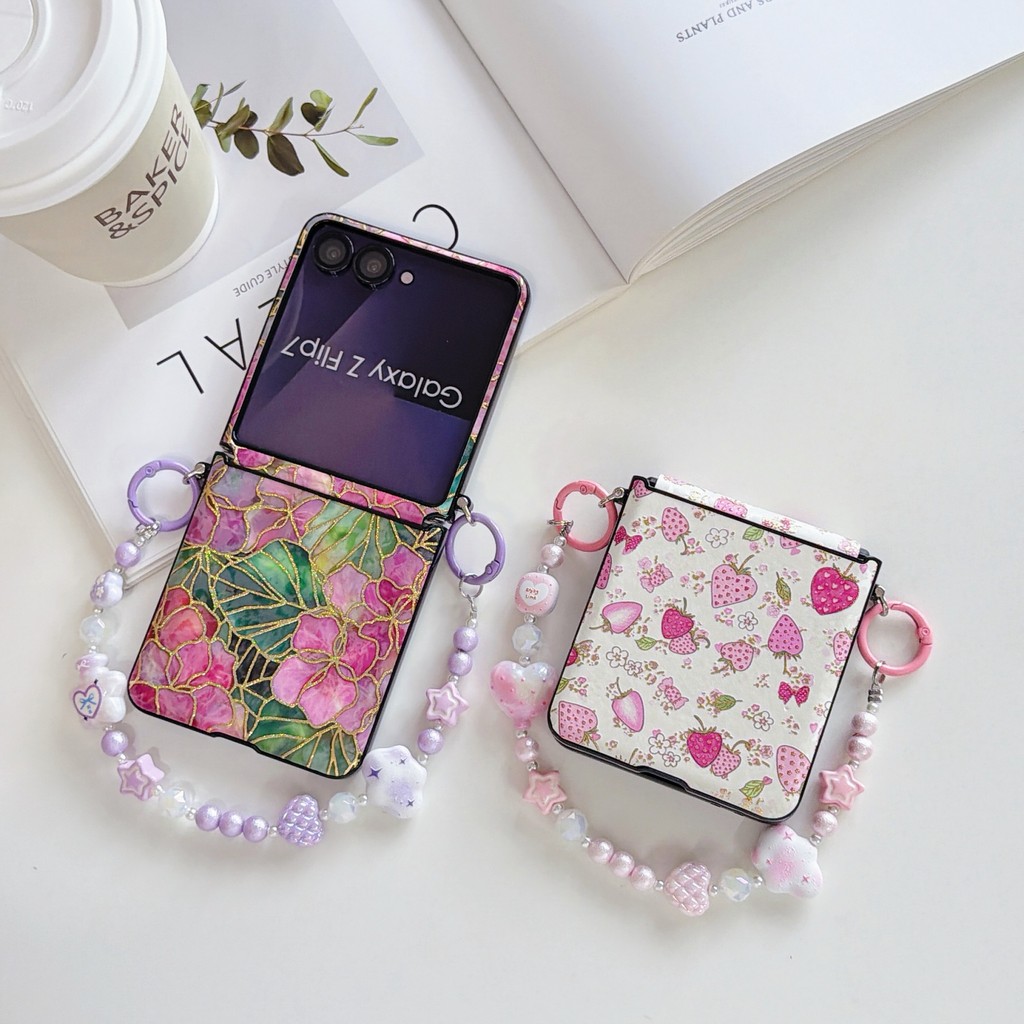SAMSUNG Insน่ารักสตรอเบอร์รี่ดอกไม้เคสโทรศัพท์หัวใจStar ChainสําหรับSamsung Galaxy Z Flip 7 8 Z Flip8 ZFlip 7 7fe Zflip6 Zflip5