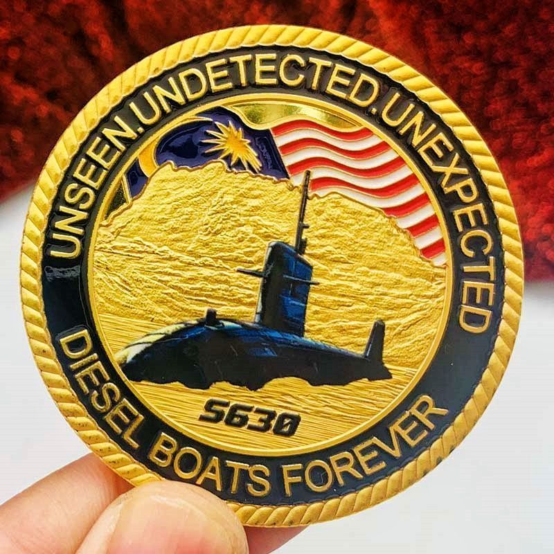 08125Ready Straw Malaysia Ship S630 Undersea Dolphin Gold-Plated Color Seal เหรียญที่ระลึกหัตถกรรมโล