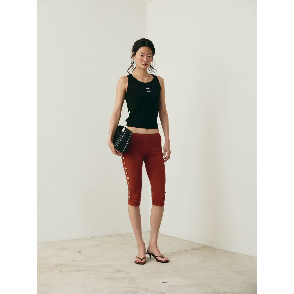 Piccoro - Seashell Button Capri กางเกงคาปรีกระดุมหอย