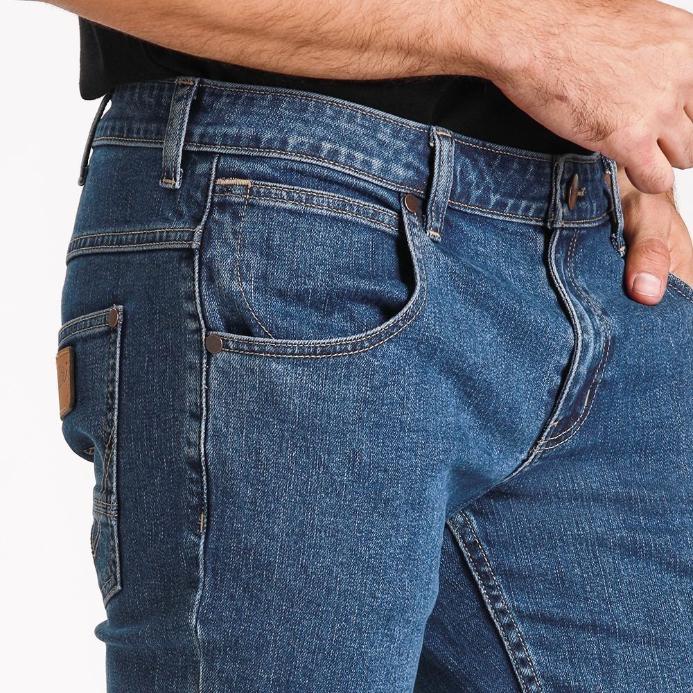 WRANGLER กางเกงยีนส์ผู้ชาย เอวต่ำ ทรงเข้ารูป รุ่น WR SC23MSPZC05 สียีนส์ — صورة 5