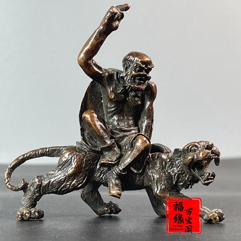 คอลเลกชันสินค้าเก่าโบราณ Solid สามมิติสิบแปด Arhat Arhat Arhat Retro Bronze เครื่องประดับเดสก์ท็อปตก