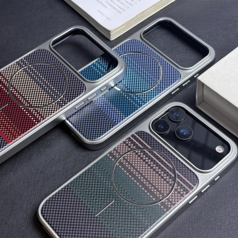คาร์บอนไฟเบอร์พื้นผิวเคสโทรศัพท์แม่เหล็กสําหรับIPhone 17 16 15 14 Pro MAX 17 Air 16 15 14 Plus Electroplated Frostedฝาครอบป้องกันน้ําหนักเบาและAnti drop shell