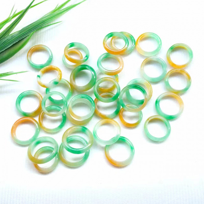 แหวนแฟชั่นจาก Jadeite ธรรมชาติ Ba Shan สีเหลือง-เขียว หรูหราสำหรับผู้หญิง