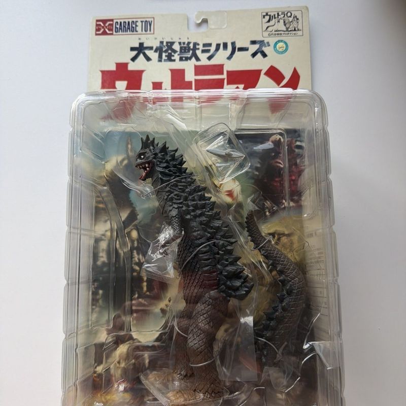 X xPlus Big Monster Bermura 1.0 เคลือบสี รุ่นแรก Ultraman ของแท้เวอร์ชั่นญี่ปุ่นพร้อมสต็อก