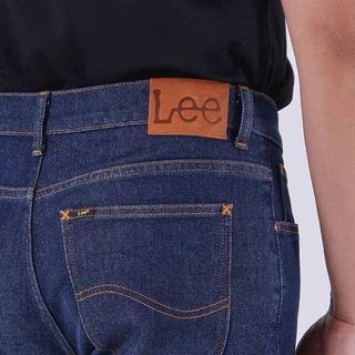LEE กางเกงยีนส์ผู้ชาย เอวกลาง ทรงตรง รุ่น LE S326MARVF02 สียีนส์กลาง