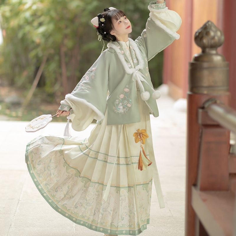 Cao Zhoufu ชุดHanfu หญิง ลายกระต่าย กันลม คอขึ้น กรอบแขนแบบพิปา