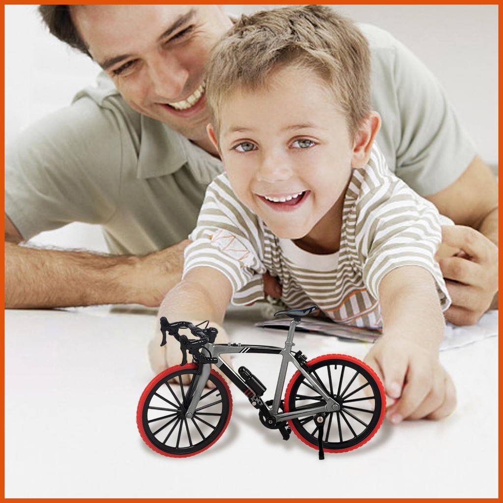 Racing Cycle Model Alloy Road Cycle Die-Cast Model 1:8 Scale Vehicle Crafts จําลองของสะสม Desktop De
