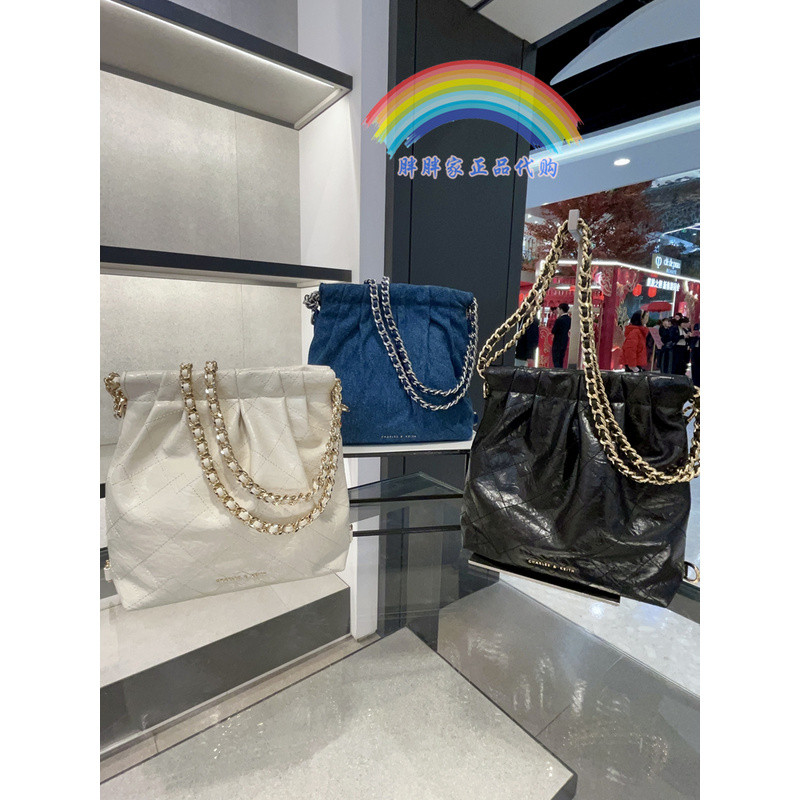 CHARLES & KEITH CK2-60782390 กระเป๋าเป้สะพายหลัง