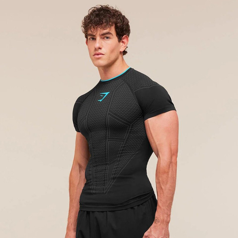 GYM V1 เสื้อยืดออกกําลังกายกีฬาผู้ชายยืดหยุ่นสบายการฝึกอบรมแน่นแขนสั้นคอกลมด้านบน