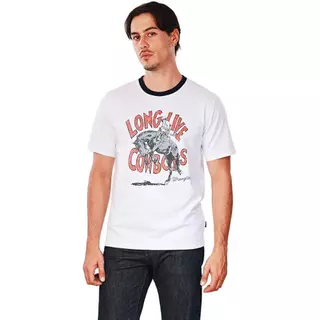 WRANGLER เสื้อยืดแขนสั้นผู้ชาย คอลเลคชั่น Wrangler Legends รุ่น WR S226MTSSN18 สีครีม