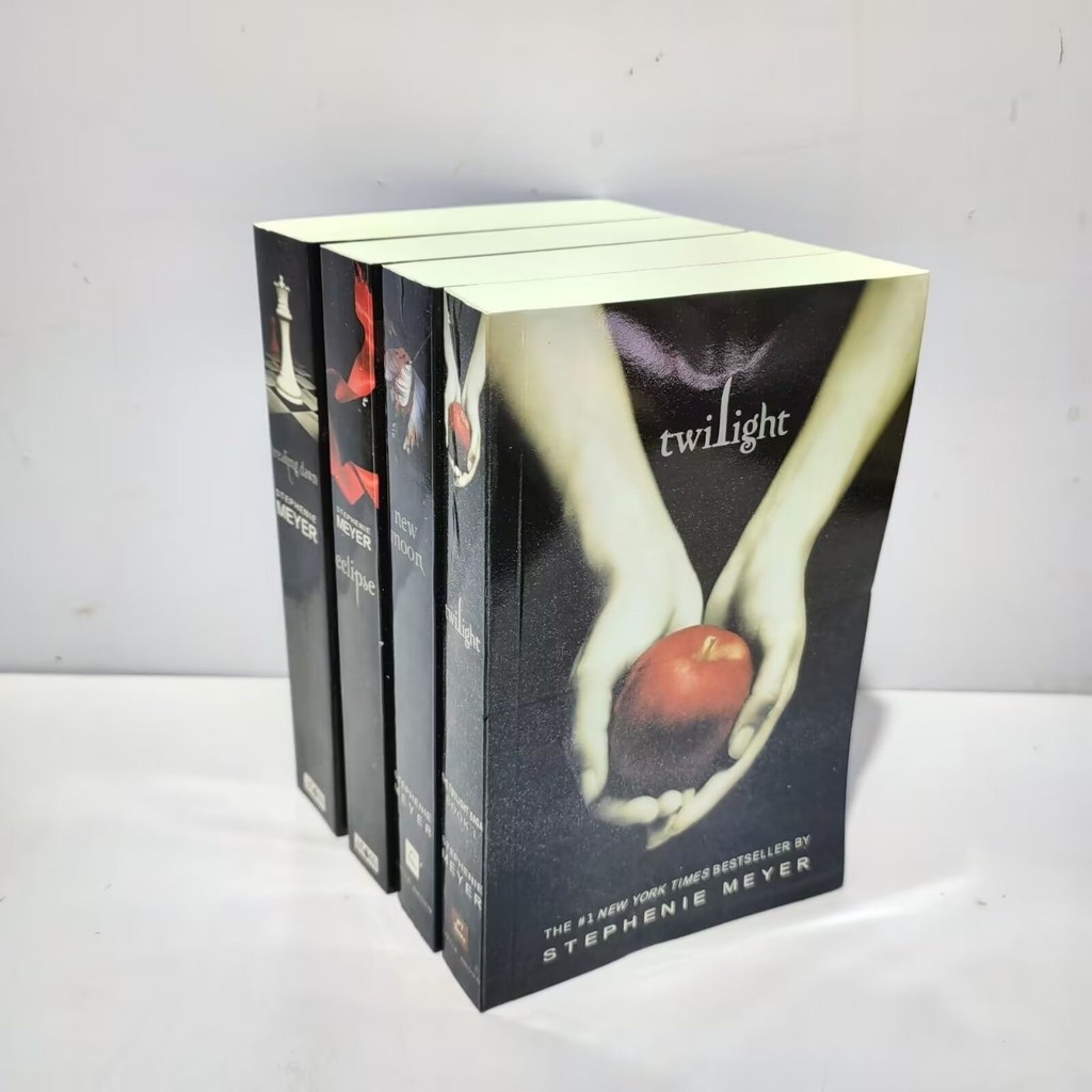 Twilight Saga 4 เล่มเวอร์ชันภาษาอังกฤษ The Twilight Saga 1-4 Twilight Crescent Moon Food Dawn