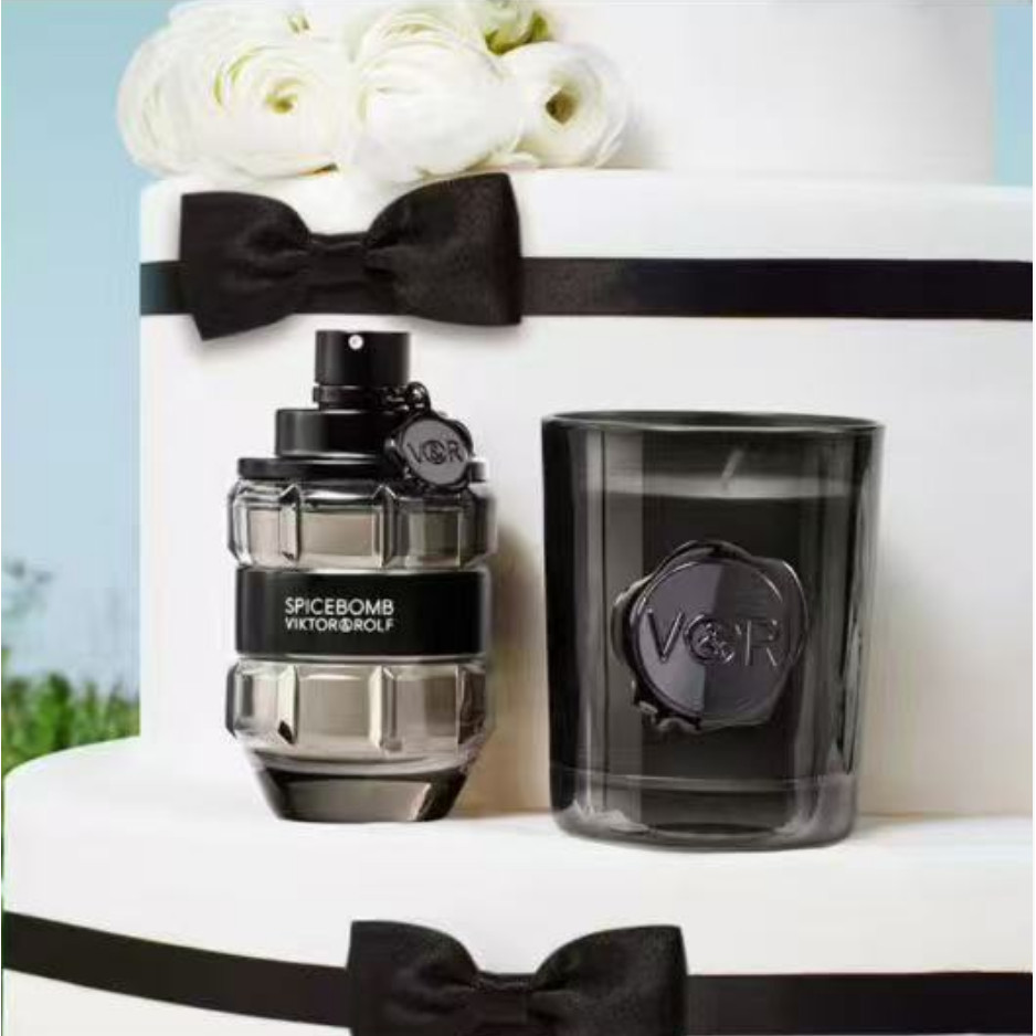 VIKTOR ROLF VIKTOR ROLF เทียนหอมระเบิดหลงใหล 165g ระเบิดดอกไม้