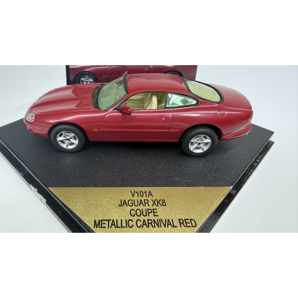 [สต๊อกพร้อม] Vitesse 1: 43 Jaguar XK8 Coupe, Metal Carnival Red, วัสดุโลหะผสม, กล่องแสดงดั้งเดิมและฐ